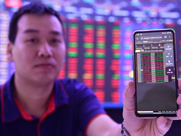 Vietcombank, Hòa Phát bứt phá và phát 'pháo hiệu' của dòng tiền tỷ USD?