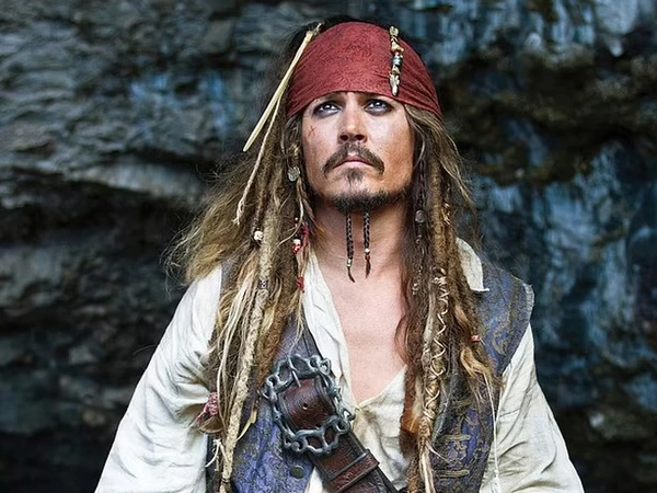 Johnny Depp từ chối làm cướp biển vì giận hãng Disney bỏ rơi khi bị vợ kiện cáo