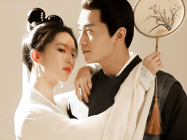 Cái khó của dòng phim chuyển thể: Giống nguyên tác bị cấm chiếu, cải biên lại bị fan lên án