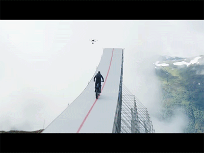 Ekip tung clip quá trình thực hiện cảnh quay mạo hiểm nhất lịch sử điện ảnh của Tom Cruise, khán giả kinh ngạc vì sự dũng cảm của tài tử U60