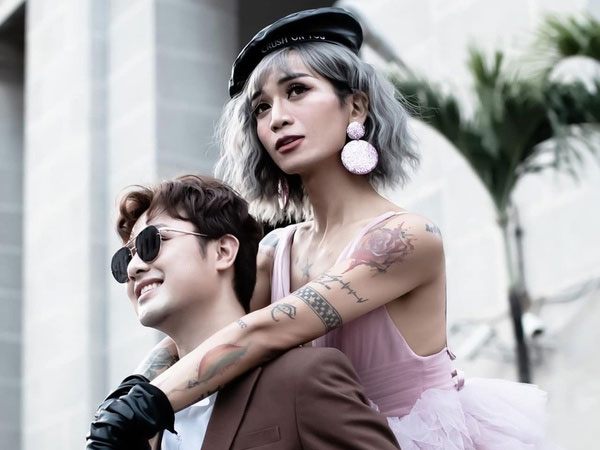 Tình yêu đồng tính 10 năm ngọt ngào của cặp nam diễn viên hài hot Vbiz: Sống chung nhà, khán giả chờ ngày cưới