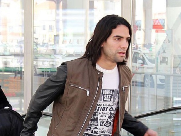 Radamel Falcao đến Malaysia chờ chốt hợp đồng