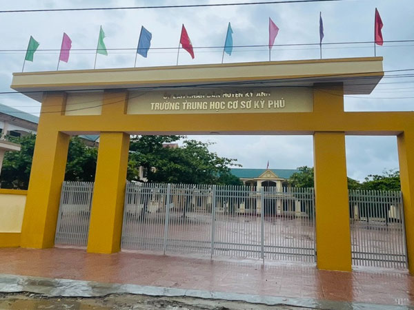 Thêm 2 thầy giáo xin nghỉ 'khám bệnh' nhưng lại sang Hàn Quốc tìm việc mới
