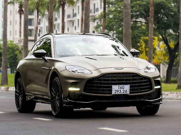 Aston Martin DBX707 hơn 21 tỷ tại Việt Nam, SUV mạnh nhất thế giới