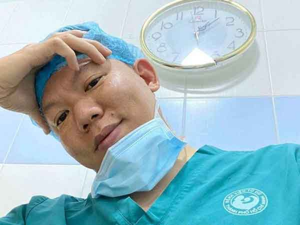 Bị đồn 'đi chơi với ai là người đó có bầu', bác sĩ Cao Hữu Thịnh lên tiếng đáp trả