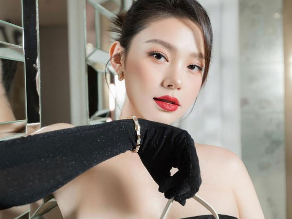 Minh Hằng 'lên đồ' sang chảnh dự sự kiện, visual của mẹ bầu gây chú ý