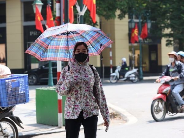 Đợt nóng gay gắt ở miền Bắc, miền Trung kéo dài đến bao giờ?