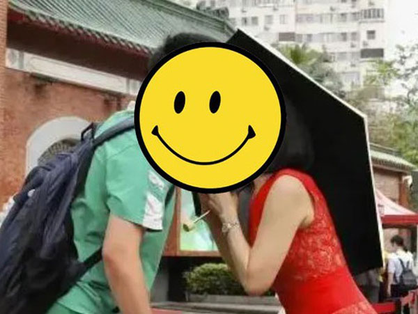Hành động chúc con thi tốt của người mẹ tạo ra nhiều cuộc tranh luận dữ dội