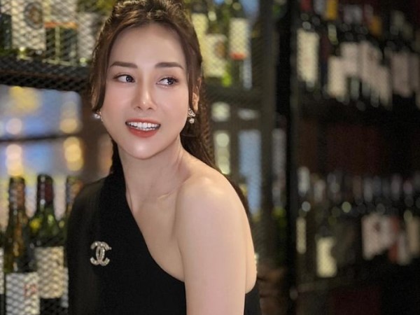 Phương Oanh lộ diện với vòng 2 lùm lùm sau khi Shark Bình thông báo 'tin vui'