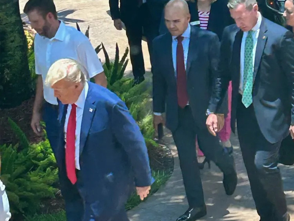Ông Trump im lặng, không nhận tội trong phiên tòa kéo dài 47 phút