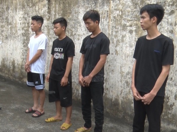 Bắt nhóm thanh, thiếu niên bịt mặt chặn cướp xe máy trên quốc lộ