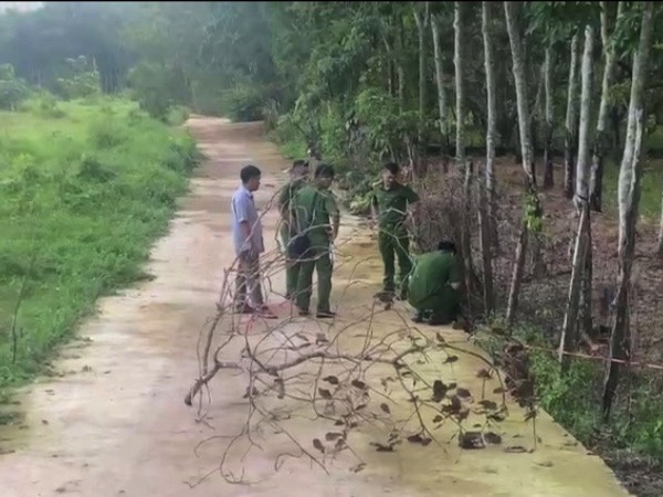 Lấy lời khai mẹ của bé sơ sinh tử vong, thi thể mất một chân ở Bình Phước