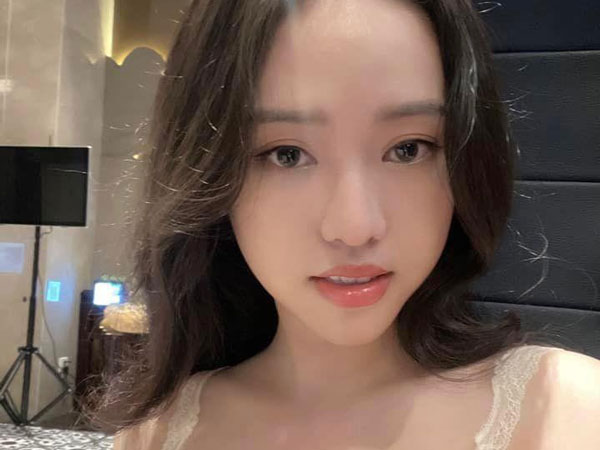 'Tình cũ Tổng giám đốc Phan Thành' xuất hiện bên trai lạ, bỏ bê chuyện phấn son đến độ trông nhạt nhoà