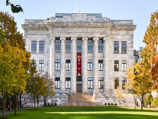 Vì sao trường Y Harvard được mệnh danh ĐH bậc nhất ngành Y thế giới?