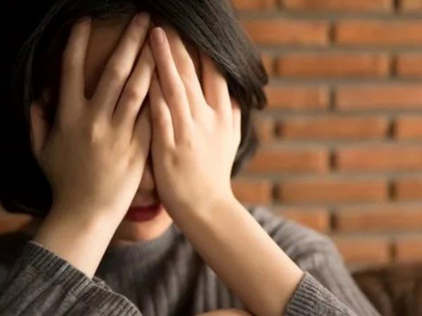 Nhìn mái đầu trọc của chồng, tôi bật khóc trong hạnh phúc và đau đớn