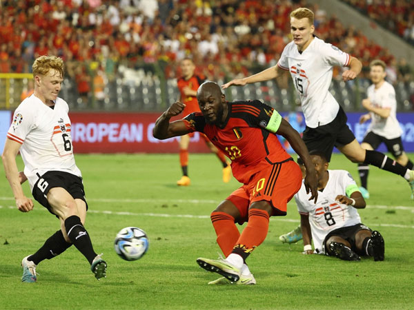 Lukaku giải cứu tuyển Bỉ trước Áo
