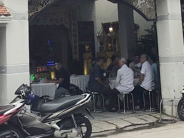 Nghi án con trai 'ngáo đá' sát hại cha đẻ