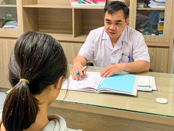 Nữ sinh cấp 2 nhập viện vì áp lực phải học giỏi nhất lớp
