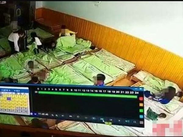 Con đi học về hay khóc thét khi ngủ, cắn móng tay đến rướm máu, mẹ xem camera giám sát thì bật khóc