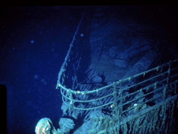 Tàu lặn mất tích khi chở khách tham quan xác tàu Titanic
