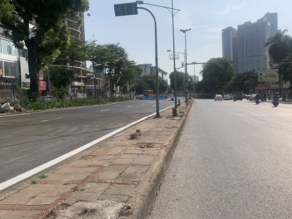 Tháo rào trên đường Kim Mã sau gần 3 năm thi công ga ngầm đường sắt Nhổn - ga Hà Nội
