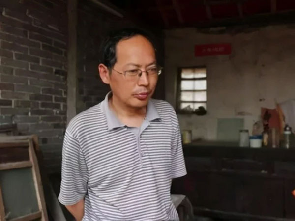 Bi kịch của thủ khoa đại học sống bằng tiền trợ cấp, ăn bám cha mẹ hơn 30 năm