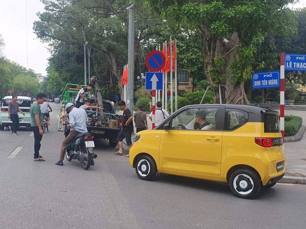 Xe điện Wuling Hongguang Mini EV tiếp tục lộ diện trên đường phố Hà Nội