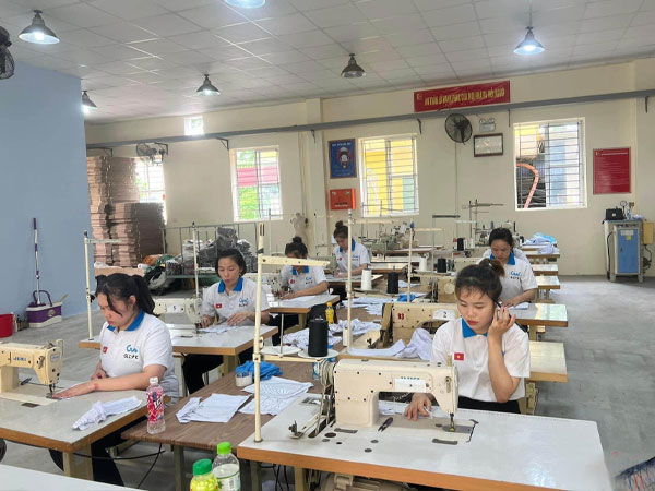 Bỏ đại học đi xuất khẩu lao động: Chi tiền tỷ xuất ngoại, nhận về hũ tro lạnh