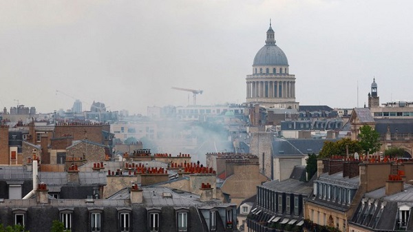 Nổ lớn tại khu phố lịch sử ở Paris