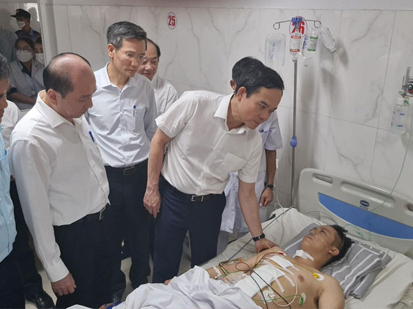 Vụ trụ sở xã ở Đắk Lắk bị tấn công: Một chiến sĩ công an được đưa lên BV Chợ Rẫy