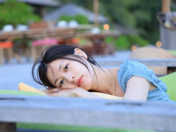 'Nàng thơ cổ trang' Jung So Min tung ảnh du lịch Nha Trang đẹp như cảnh phim