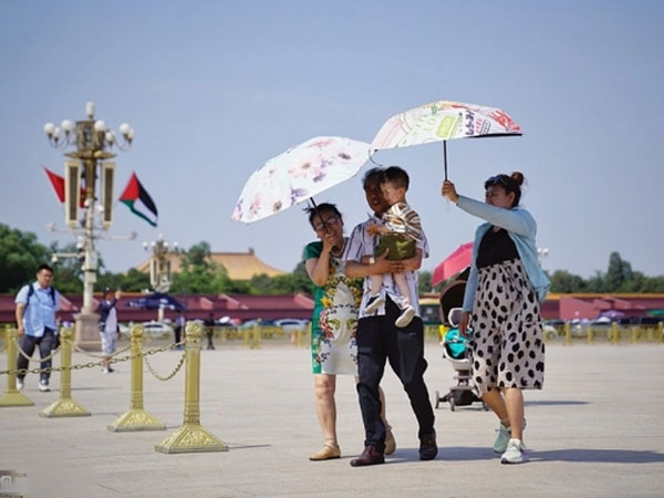 Bắc Kinh (Trung Quốc) nâng cảnh báo nắng nóng lên mức cao nhất