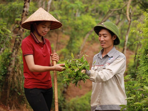 Bỏ việc lương 60 triệu về quê khởi nghiệp lĩnh vực 'khó nhằn', 4 năm sau cặp vợ chồng thu về 7 tỷ đồng