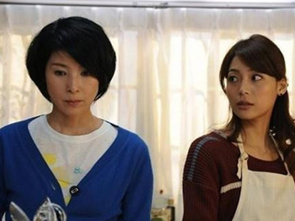 Đến nhà con trai chơi, nhìn mâm cơm tôi ngán ngẩm
