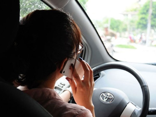 Đây là những lỗi phổ biến nhất của phụ nữ khi lái xe ôtô