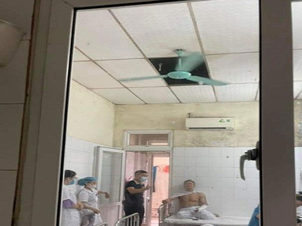 Rơi trần thạch cao xuống giường bệnh lúc nửa đêm ở bệnh viện Đa khoa tỉnh Hải Dương