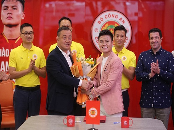 Quang Hải về lại V-League: Bài học đúng đội, đúng thời điểm