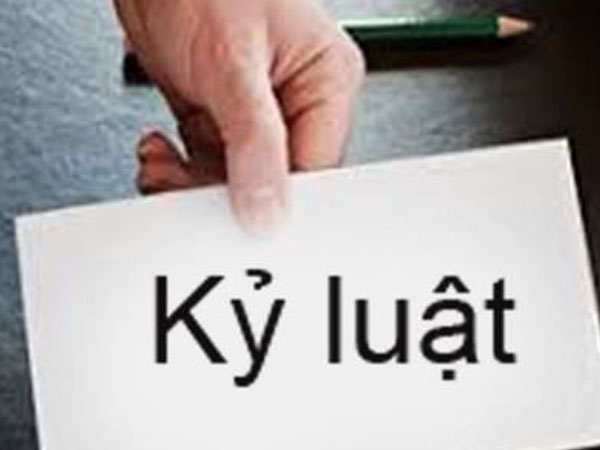Vào nhà nghỉ với 'vợ người ta', chủ tịch MTTQ xã bị kỷ luật
