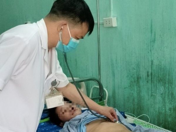 Gia đình xin đưa con về 'làm ma', bác sĩ giữ lại cứu sống thần kỳ
