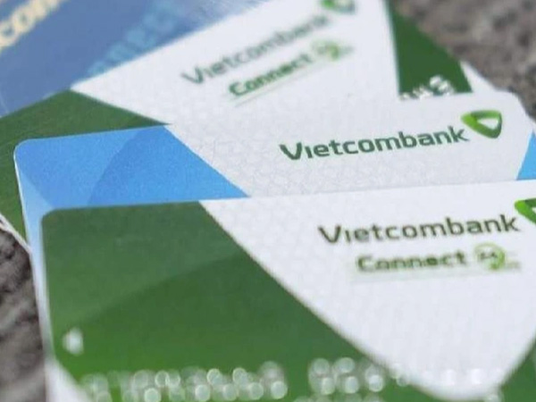 Vietcombank tăng loạt phí dịch vụ thẻ từ 1/7