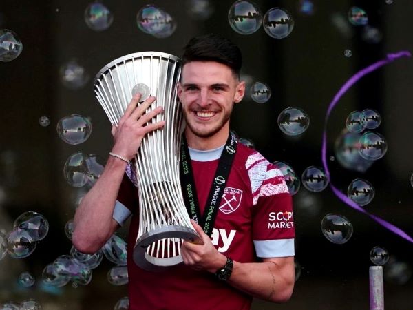 Arsenal trả giá kỷ lục cho Declan Rice, West Ham vẫn lắc đầu từ chối