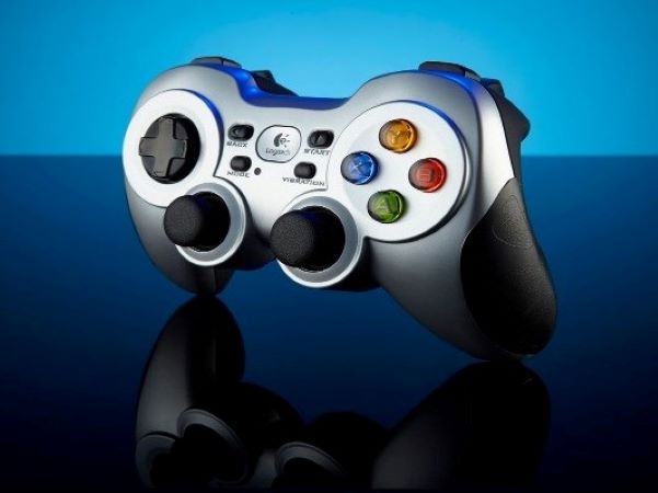 Tay cầm chơi game 'ngon, bổ, rẻ' cho hoạt động quân sự