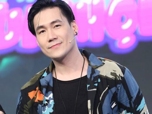 'Mua chui' cổ phiếu, ca sĩ Khánh Phương 'Chiếc khăn gió ấm' bị phạt 245 triệu đồng