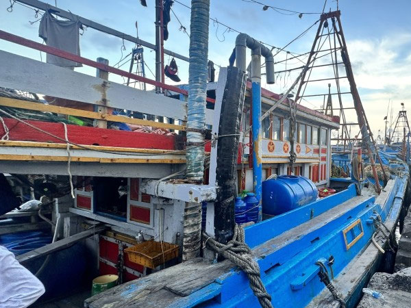 Hai người tử vong nghi do ngạt khí hầm cá