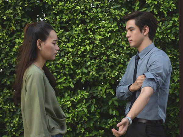 Nghe chồng sắp cưới giao hẹn 'lương anh giữ, vàng cưới bán đi trả nợ cho mẹ', dân tình mừng thay cho cô gái: 'Các cụ gánh còng lưng!'