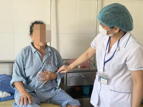 Nôn ra máu vì hành động nhiều người Việt Nam cho rằng 'bình thường'