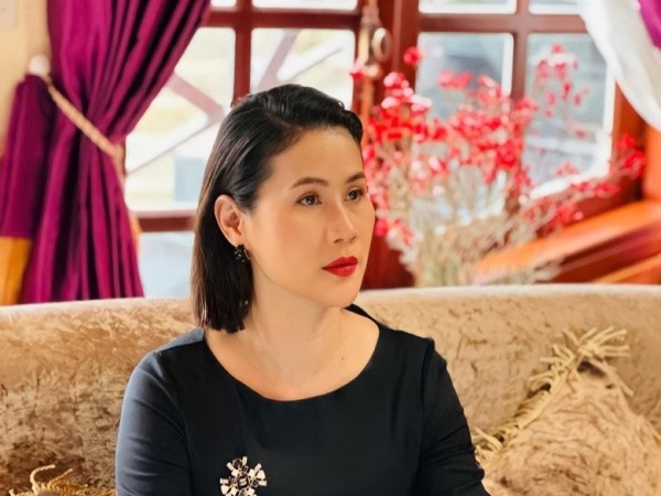 Thân Thúy Hà bất ngờ tự nhận phải 'xin tiền bố thí để mua gạo nuôi con' dù có nhà biệt thự