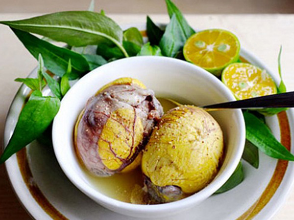 Vì sao nên ăn trứng vịt lộn vào buổi sáng?