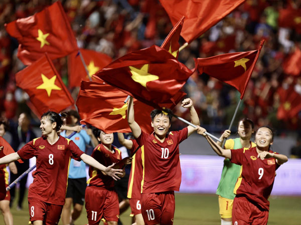 Tuyển nữ Việt Nam đi World Cup: Những cô gái chiến binh mở đường
