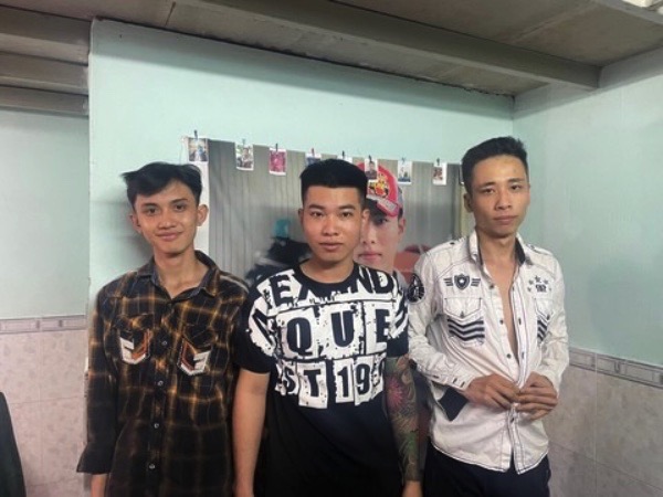 Vụ 2 thanh niên xịt sơn quảng cáo web cá cược lên ghế đá: Công an đã bắt được 3 đối tượng